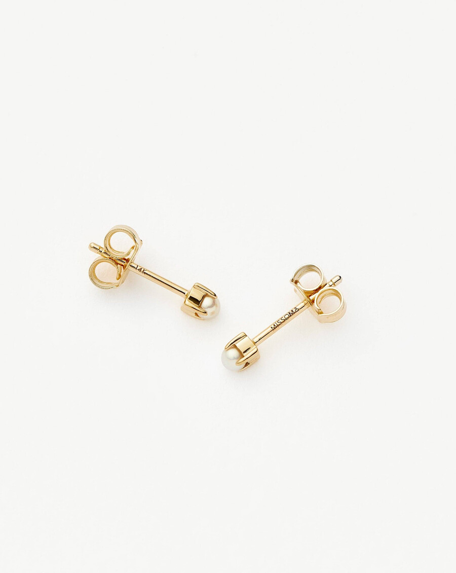 14k solid gold pearl stud earrings