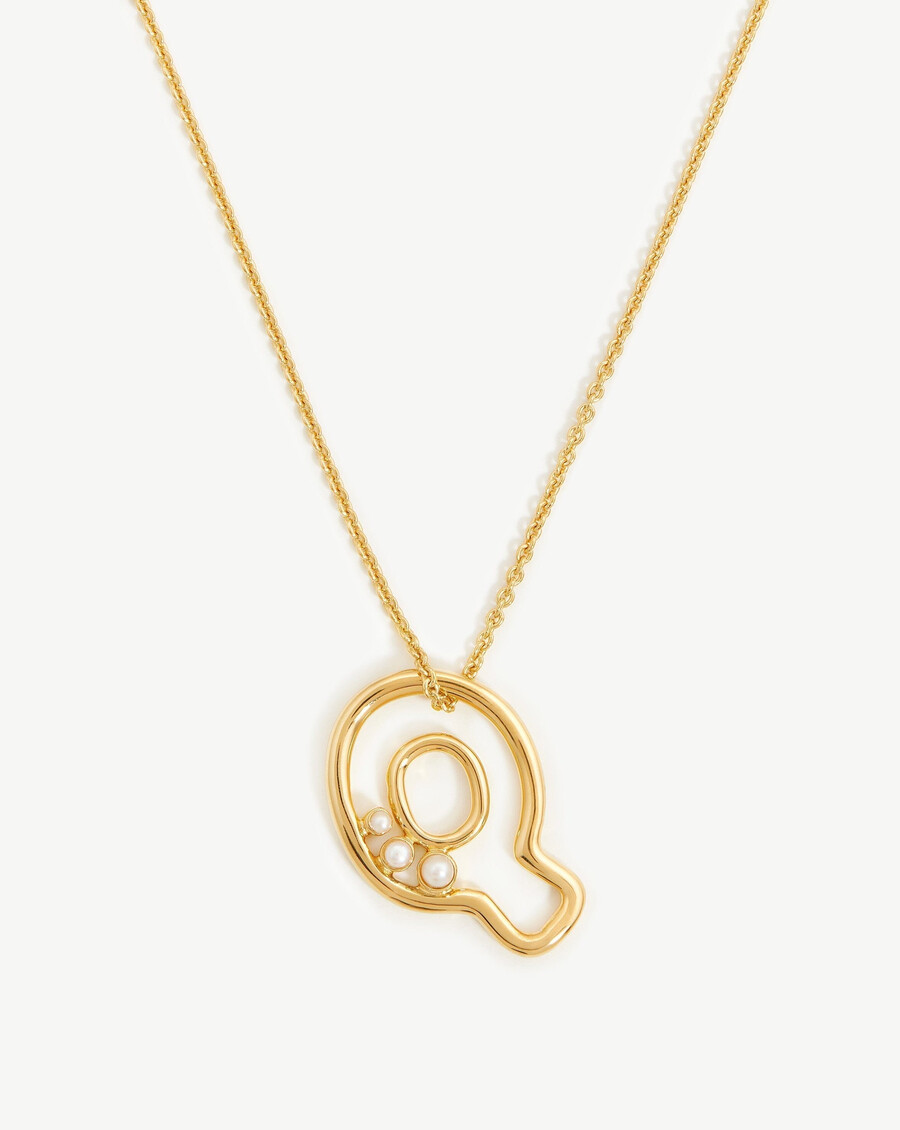 chubby pearl initial pendant necklace - q