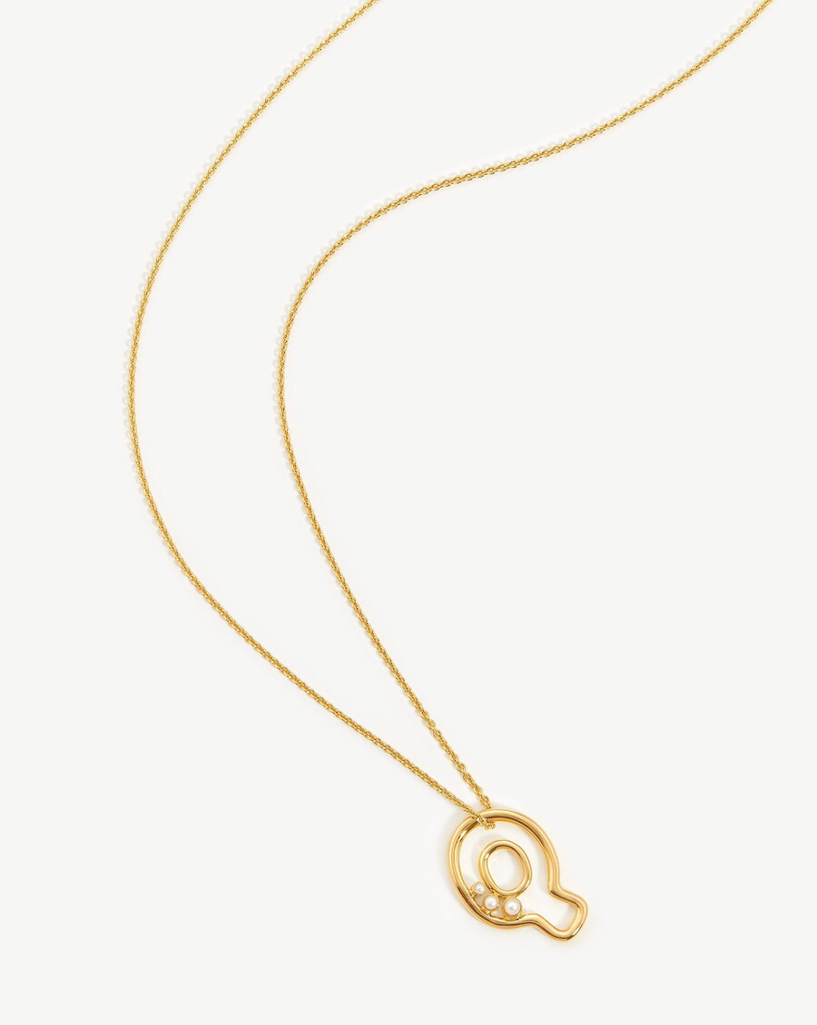 chubby pearl initial pendant necklace - q